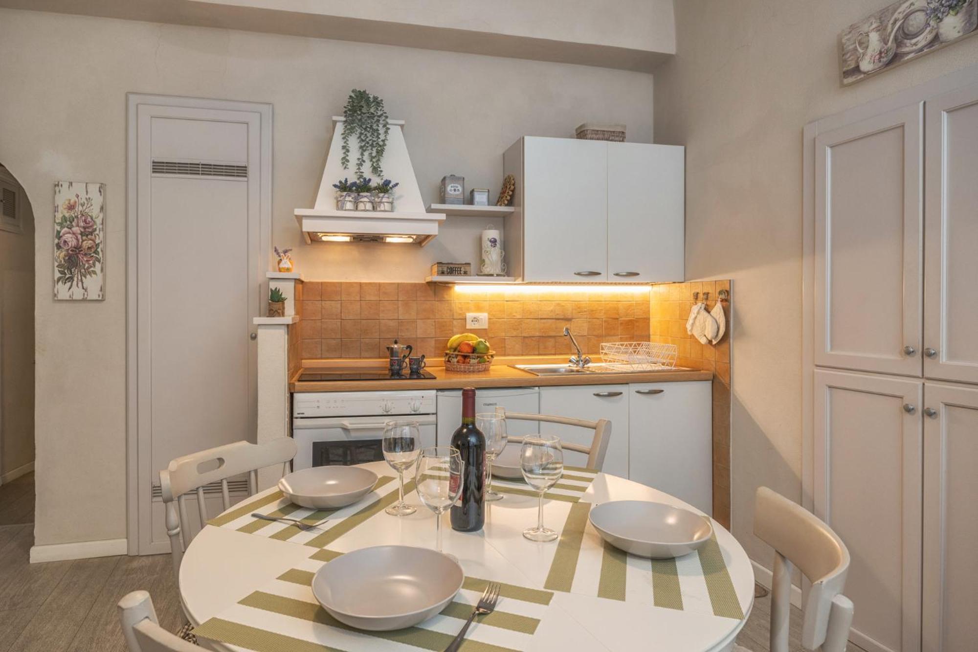 "Casa Tarconte" Nel Cuore Di กอร์โตนา ภายนอก รูปภาพ